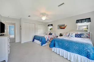 514 Key Royale Dr, Holmes Beach, FL 34217 - Photo 33