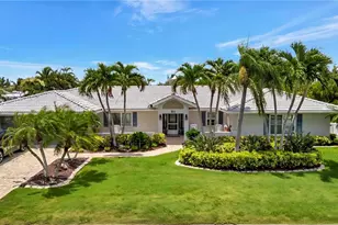 514 Key Royale Dr, Bradenton Beach, FL 34217 - Photo 1