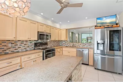 6101 34th Street W #2B, Bradenton, FL 34210 - Photo 3