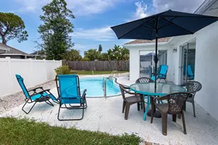 906 Wee Burn Pl, Sarasota, FL 34243 - Photo 37