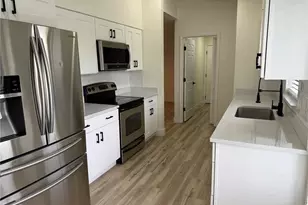 339 Pembroke Ln S, Venice, FL 34293 - Photo 3