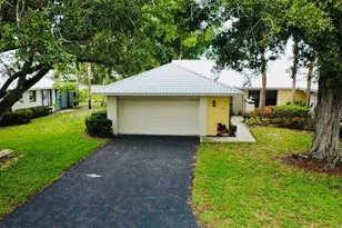 339 Pembroke Ln S, Venice, FL 34293 - Photo 1
