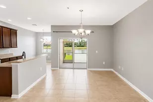 3696 Parkridge Cir, Sarasota, FL 34243 - Photo 5