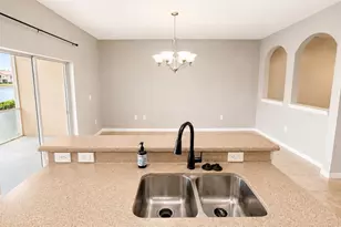 3696 Parkridge Cir, Sarasota, FL 34243 - Photo 9