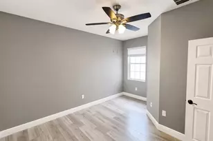 3696 Parkridge Cir, Sarasota, FL 34243 - Photo 23