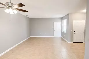3696 Parkridge Cir, Sarasota, FL 34243 - Photo 3