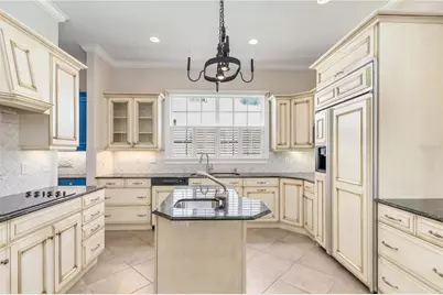 4561 Murcia Boulevard #13, Sarasota, FL 34238 - Photo 9
