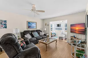 611 Gulf Dr N, Bradenton Beach, FL 34217 - Photo 15
