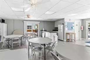 611 Gulf Dr N, Bradenton Beach, FL 34217 - Photo 31