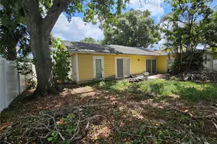 4153 Lancaster Dr, Sarasota, FL 34241 - Photo 9