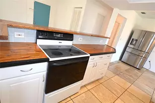 6524 Mauna Loa Blvd, Sarasota, FL 34241 - Photo 3
