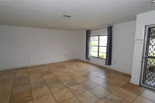6524 Mauna Loa Blvd, Sarasota, FL 34241 - Photo 9
