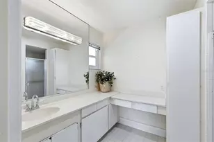 5451 Golf Pointe Dr, Sarasota, FL 34243 - Photo 23