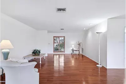 5451 Golf Pointe Drive #V-225, Sarasota, FL 34243 - Photo 11