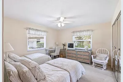 5451 Golf Pointe Drive #V-225, Sarasota, FL 34243 - Photo 5