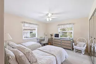 5451 Golf Pointe Dr, Sarasota, FL 34243 - Photo 5