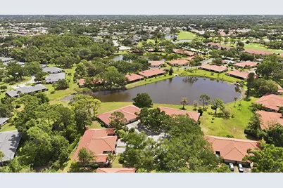 5451 Golf Pointe Drive #V-225, Sarasota, FL 34243 - Photo 37