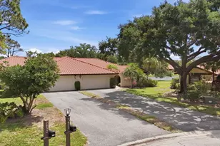 5451 Golf Pointe Dr, Sarasota, FL 34243 - Photo 1