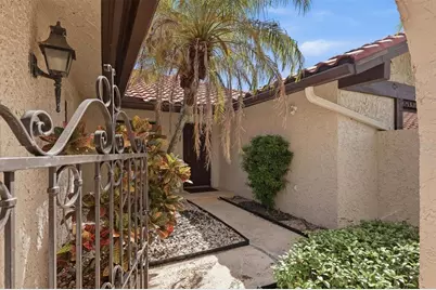 5451 Golf Pointe Drive #V-225, Sarasota, FL 34243 - Photo 7