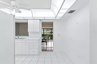 5451 Golf Pointe Dr, Sarasota, FL 34243 - Photo 19
