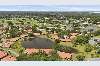 5451 Golf Pointe Drive #V-225, Sarasota, FL 34243 - Photo 41