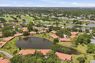 5451 Golf Pointe Dr, Sarasota, FL 34243 - Photo 41