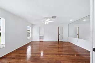 5451 Golf Pointe Dr, Sarasota, FL 34243 - Photo 21