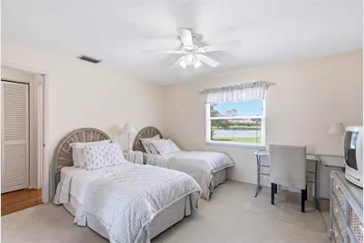 5451 Golf Pointe Drive #V-225, Sarasota, FL 34243 - Photo 21