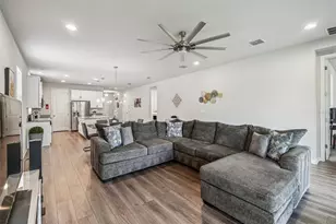 11514 Cedar Valley Dr, Riverview, FL 33569 - Photo 5