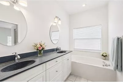 4541 Del Sol Boulevard S, Sarasota, FL 34243 - Photo 27