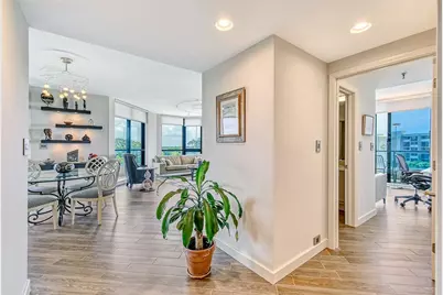 1211 Gulf Of Mexico Drive #302, Longboat Key, FL 34228 - Photo 5