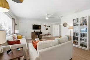 2600 Cambridge Dr, Sarasota, FL 34232 - Photo 7