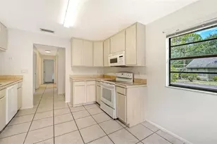 5010 Barrington Cir, Sarasota, FL 34234 - Photo 15