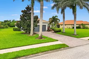 625 148th Ct NE, Bradenton, FL 34212 - Photo 3