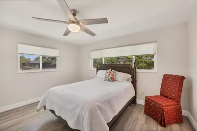 5585 Contento Drive, Sarasota, FL 34242 - Photo 13