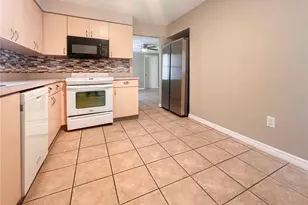2137 Roselawn St, Sarasota, FL 34231 - Photo 7