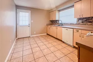 2137 Roselawn St, Sarasota, FL 34231 - Photo 5