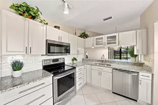 3446 Beekman Pl, Sarasota, FL 34235 - Photo 9