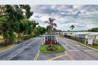 3383 Oakwood Boulevard N, Sarasota, FL 34237 - Photo 33