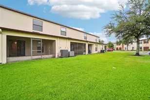 2516 Oleander Lakes Dr, Brandon, FL 33511 - Photo 35