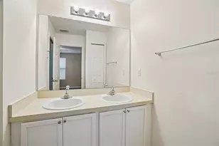 2516 Oleander Lakes Dr, Brandon, FL 33511 - Photo 19
