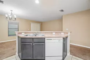 2516 Oleander Lakes Dr, Brandon, FL 33511 - Photo 13