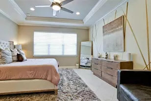 5738 Hydrangea Cir, Sarasota, FL 34238 - Photo 7