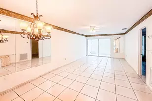 2604 Woodgate Ln, Sarasota, FL 34231 - Photo 3