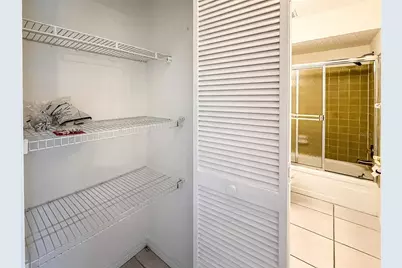 2604 Woodgate Lane #J6, Sarasota, FL 34231 - Photo 17