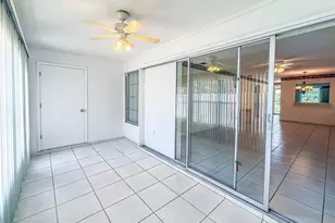 2604 Woodgate Ln, Sarasota, FL 34231 - Photo 15