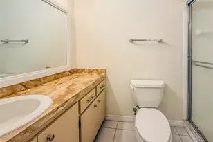 2604 Woodgate Ln, Sarasota, FL 34231 - Photo 13
