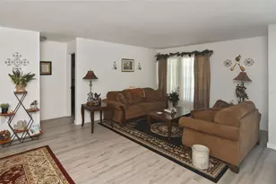1527 Stewart Dr, Sarasota, FL 34232 - Photo 15