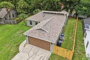 8232 Country Oaks Ct, Sarasota, FL 34243 - Photo 5