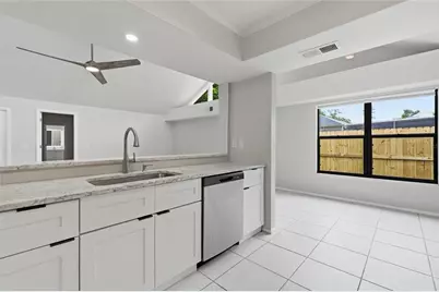 8232 Country Oaks Court, Sarasota, FL 34243 - Photo 13